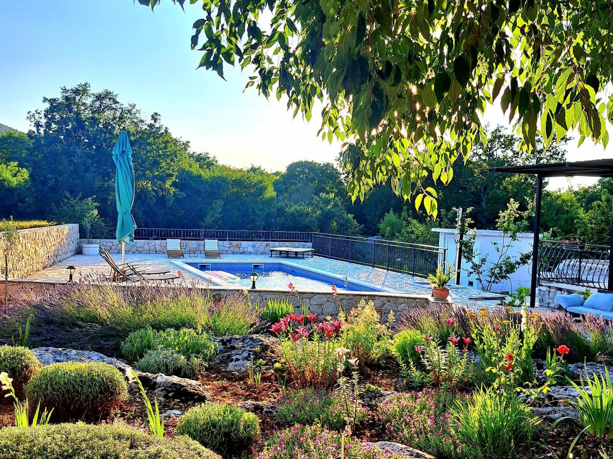 Relaxing Dalmatian House In Village Ljubitovica Екстериор снимка
